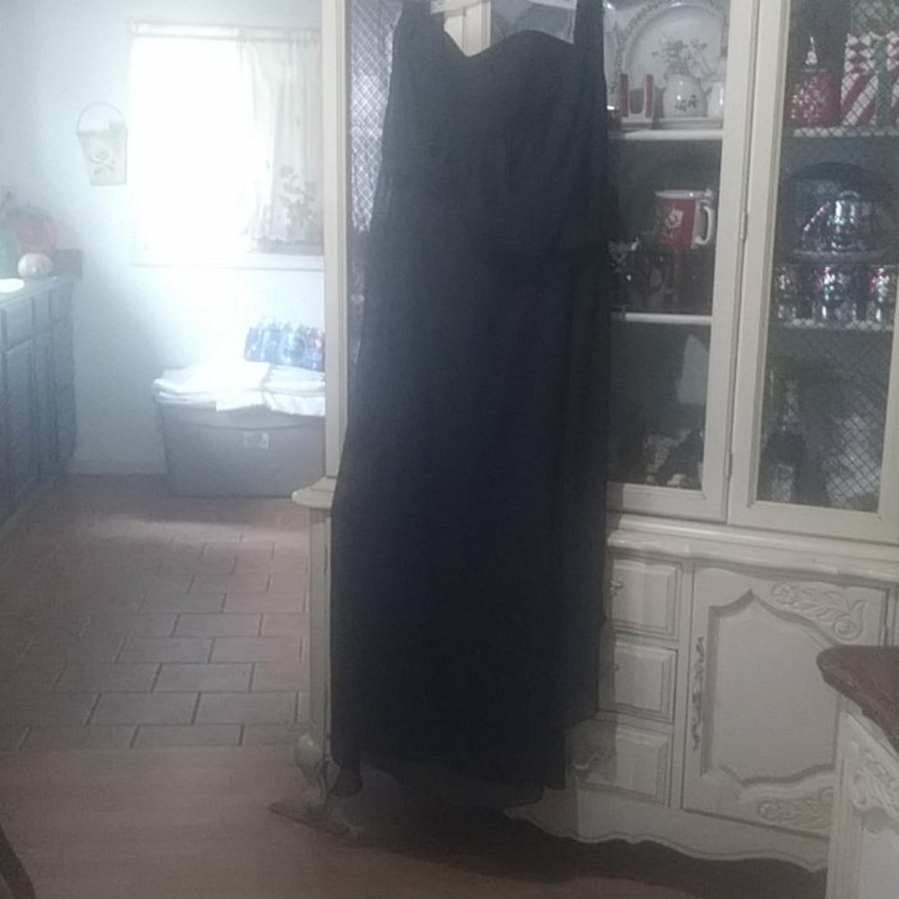 Dress - Picture 3 of 5